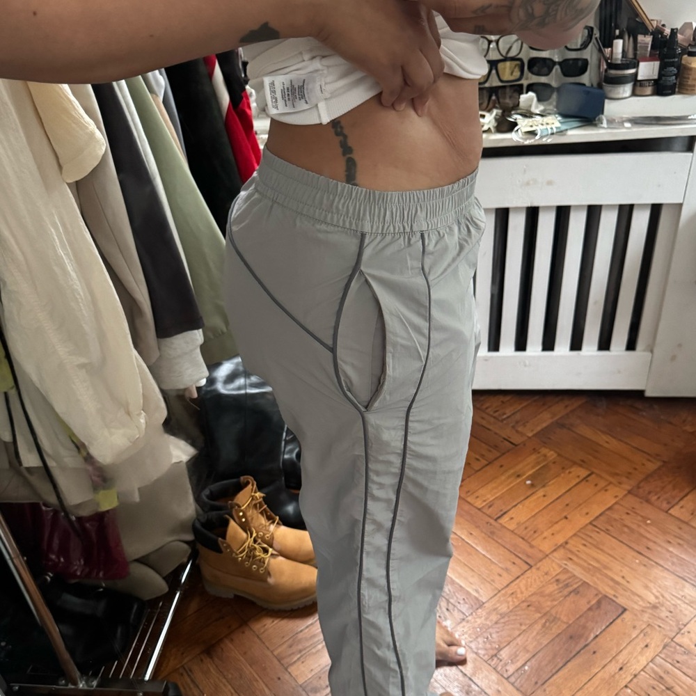 H&M Gray Sweatpants with Relaxed Fit